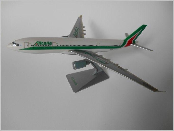 Green and Red Airline Logo - Planes | MAR Online