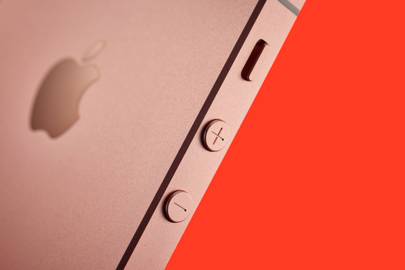 Crazy Apple Logo - Apple is trying to slow down the crazy smartphone hype cycle | WIRED UK