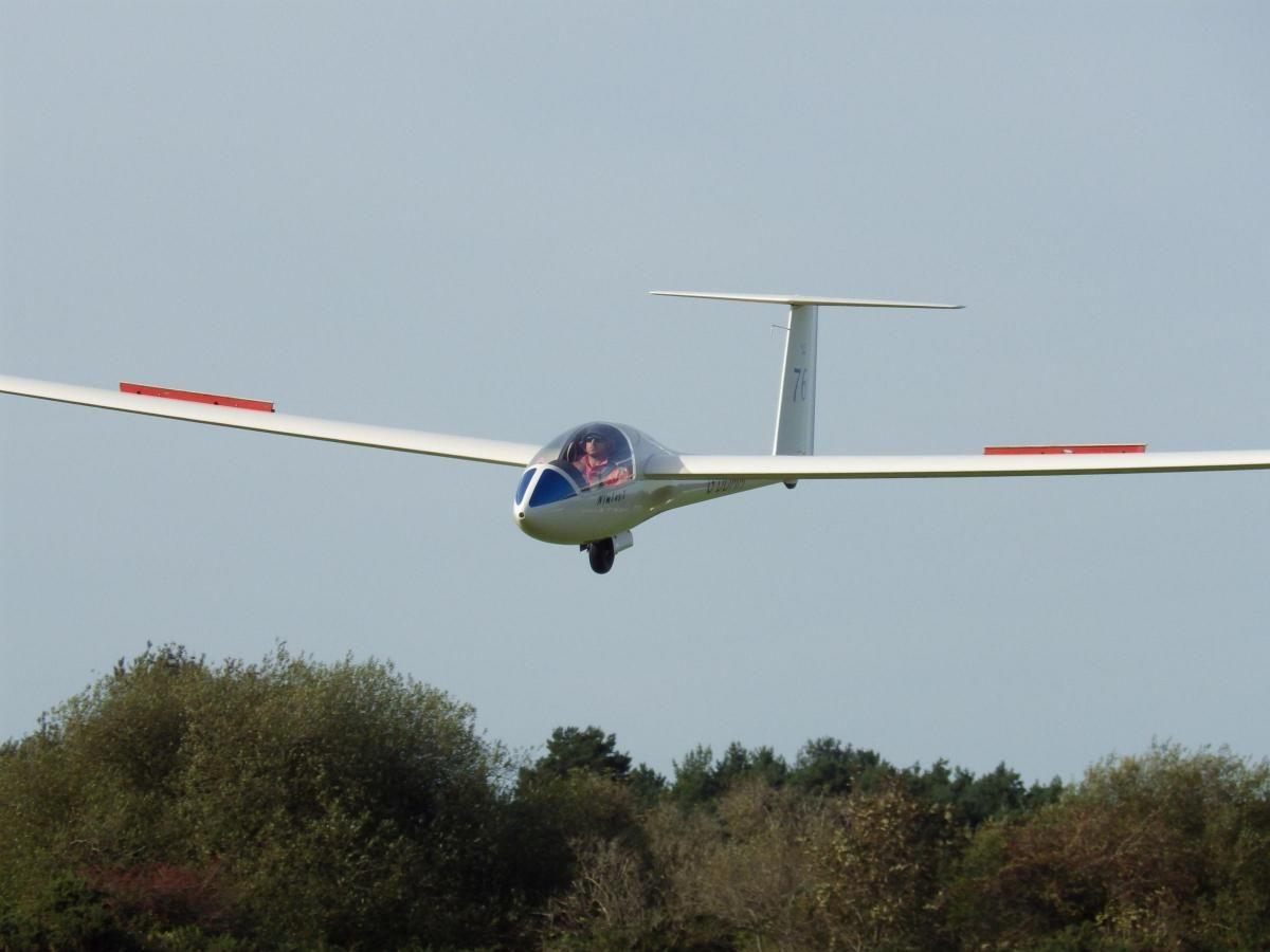 Glider Aircraft Logo - Dorset Gliding Club on the lookout for new blood
