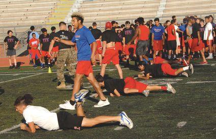 Fountain Fort Carson Football Logo - Fountain-Fort Carson Football Camp Attendees Participate in Combat ...