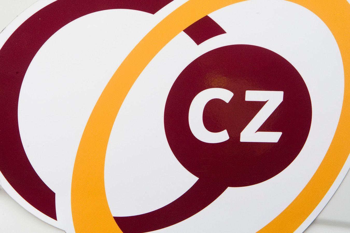 CZ Logo - Miljoenenfraude bij Tilburgse verzekeraar CZ: Brabantse (56) trok ...
