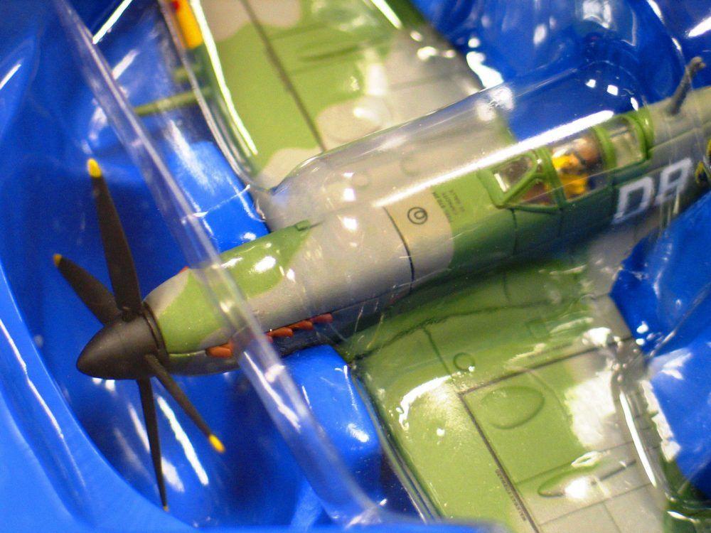 Spitfire Grizzly Logo - Corgi AA31925 Spitfire Mk IX RAF No.411 (Grizzly Bear) Sqn, Dick ...