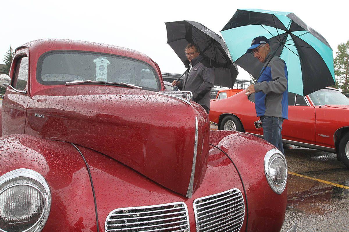 Red Deer Car Logo - WATCH: Rain can't stop car show from rocking – Red Deer Advocate