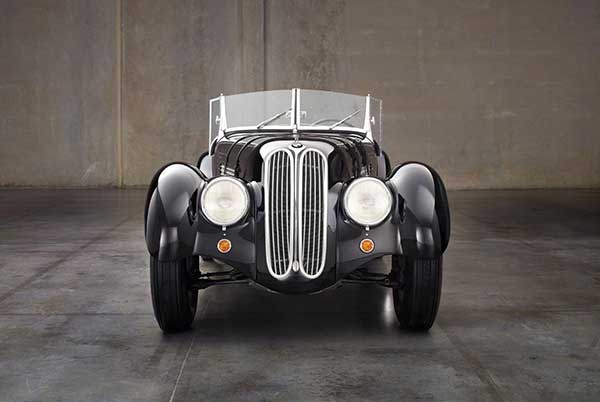 1930 BMW Logo - BMW Logo, History Timeline and List of Latest Models