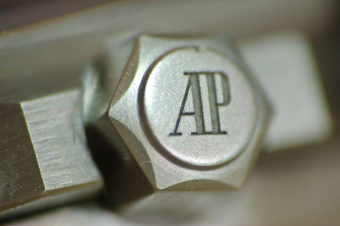 AP Watch Logo - Up Close and Personal with Royal Oak Chronograph 26300