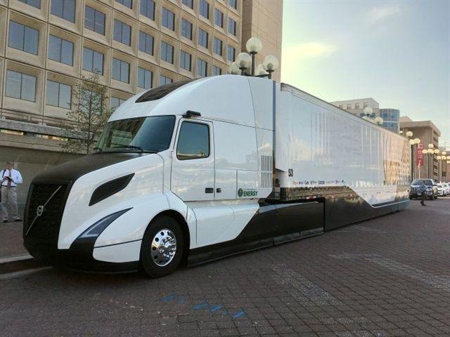 Volvo Trucks North America Logo - Volvo's SuperTruck Demonstrates the Art of the Possible - Fuel ...