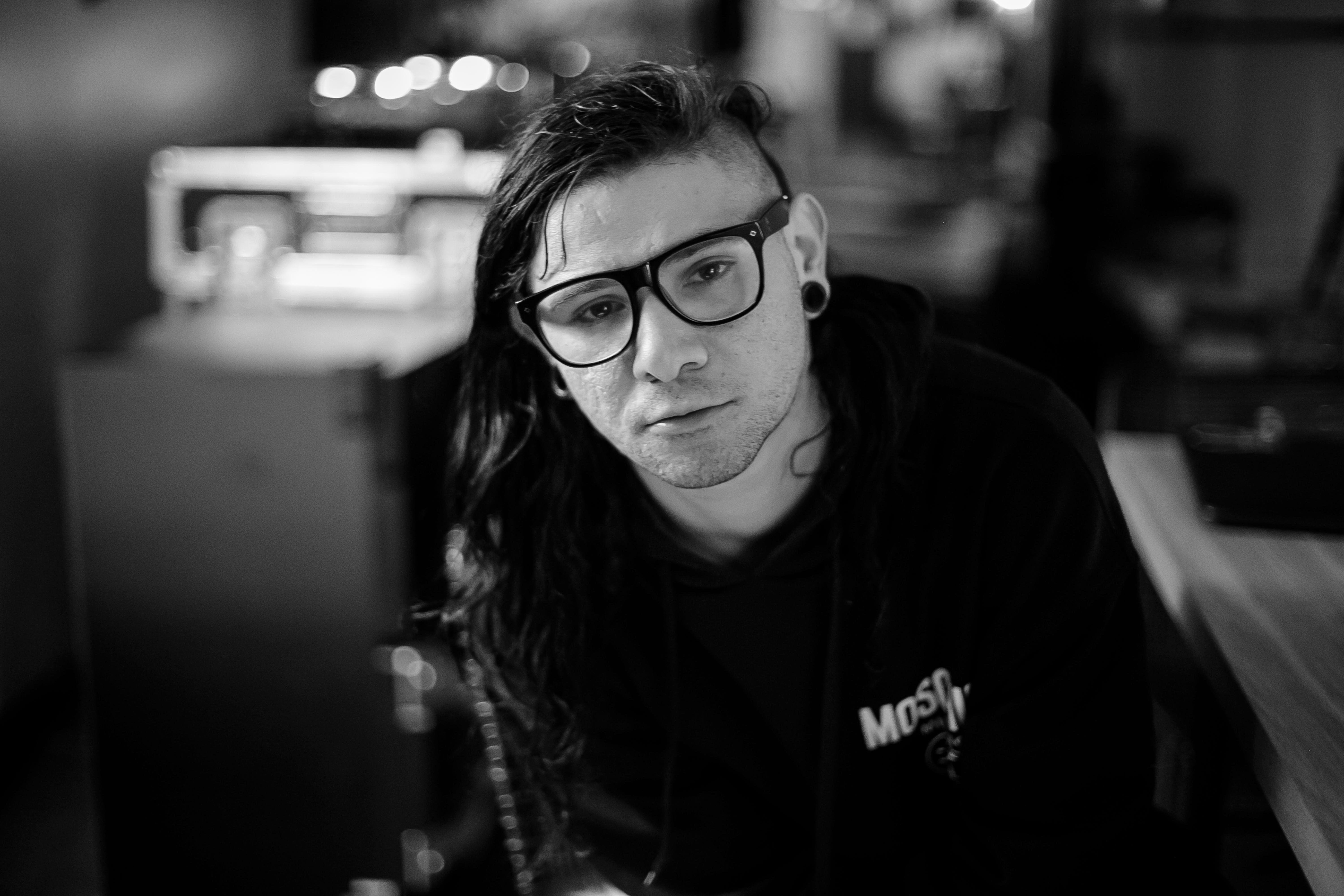 Skrillex Black and White Logo - best Skrillex songs from 2015. Red Bull Music