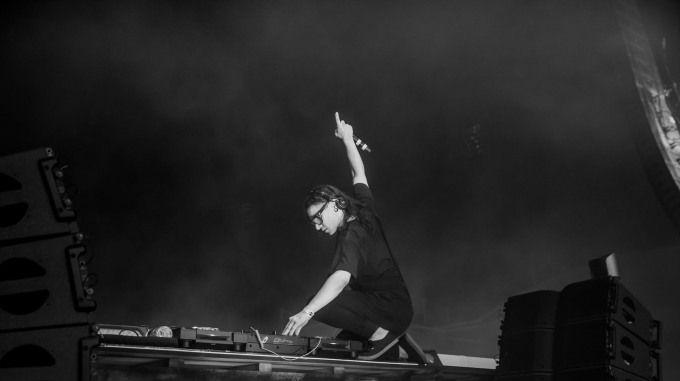 Skrillex Black and White Logo - Armin reveals the most he's ever been paid for a show