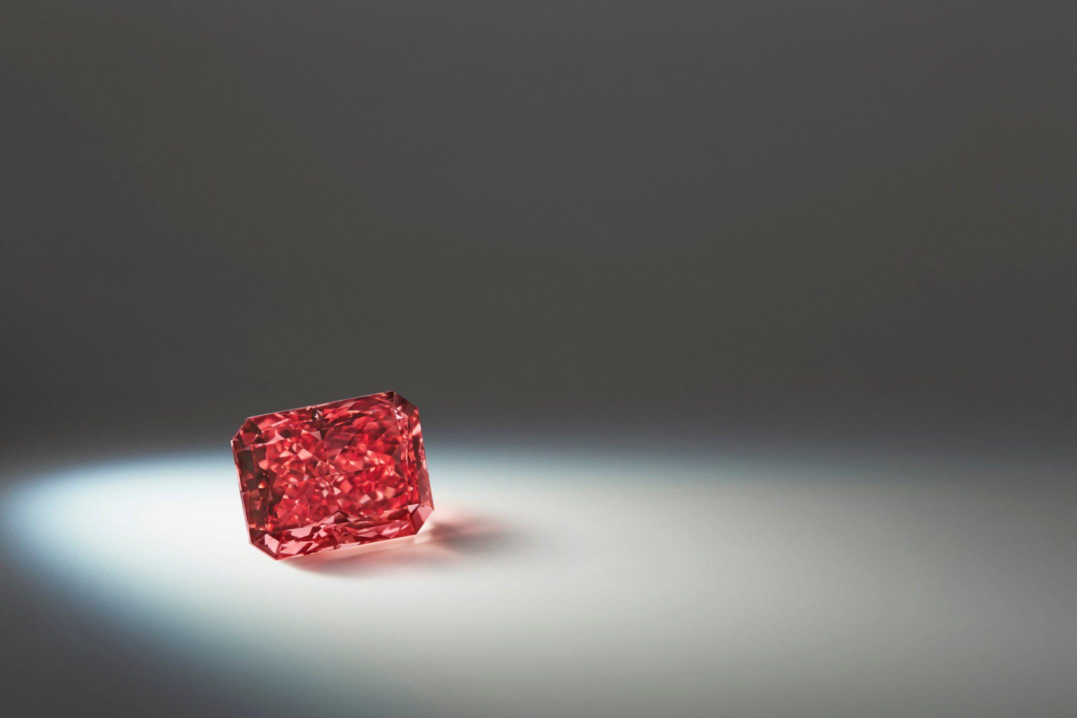 Two Red Diamonds Logo - Rare Fancy Red diamond could sell for millions