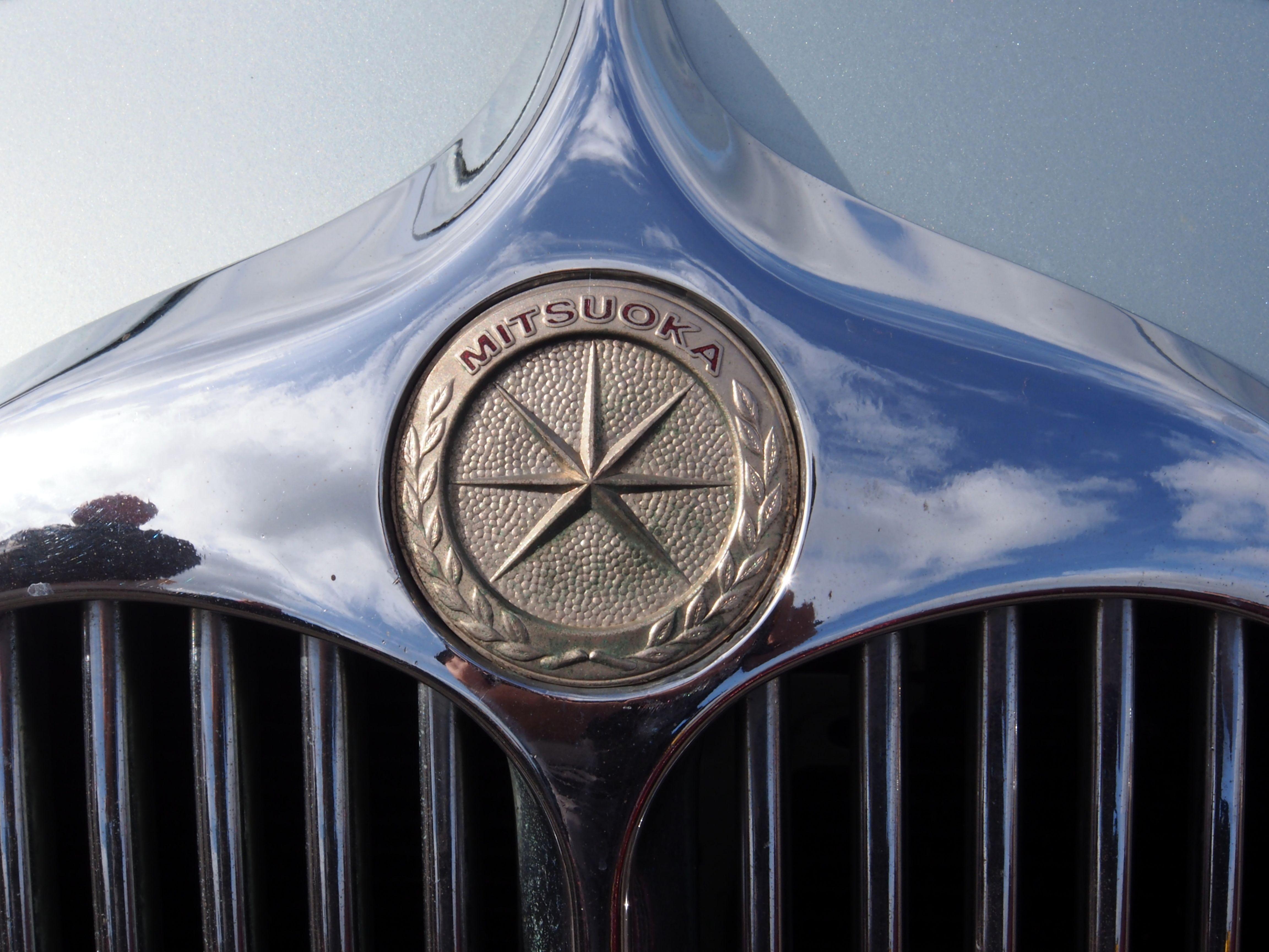 Mitsuoka Logo - File:Mitsuoka Viewt pic3.JPG - Wikimedia Commons