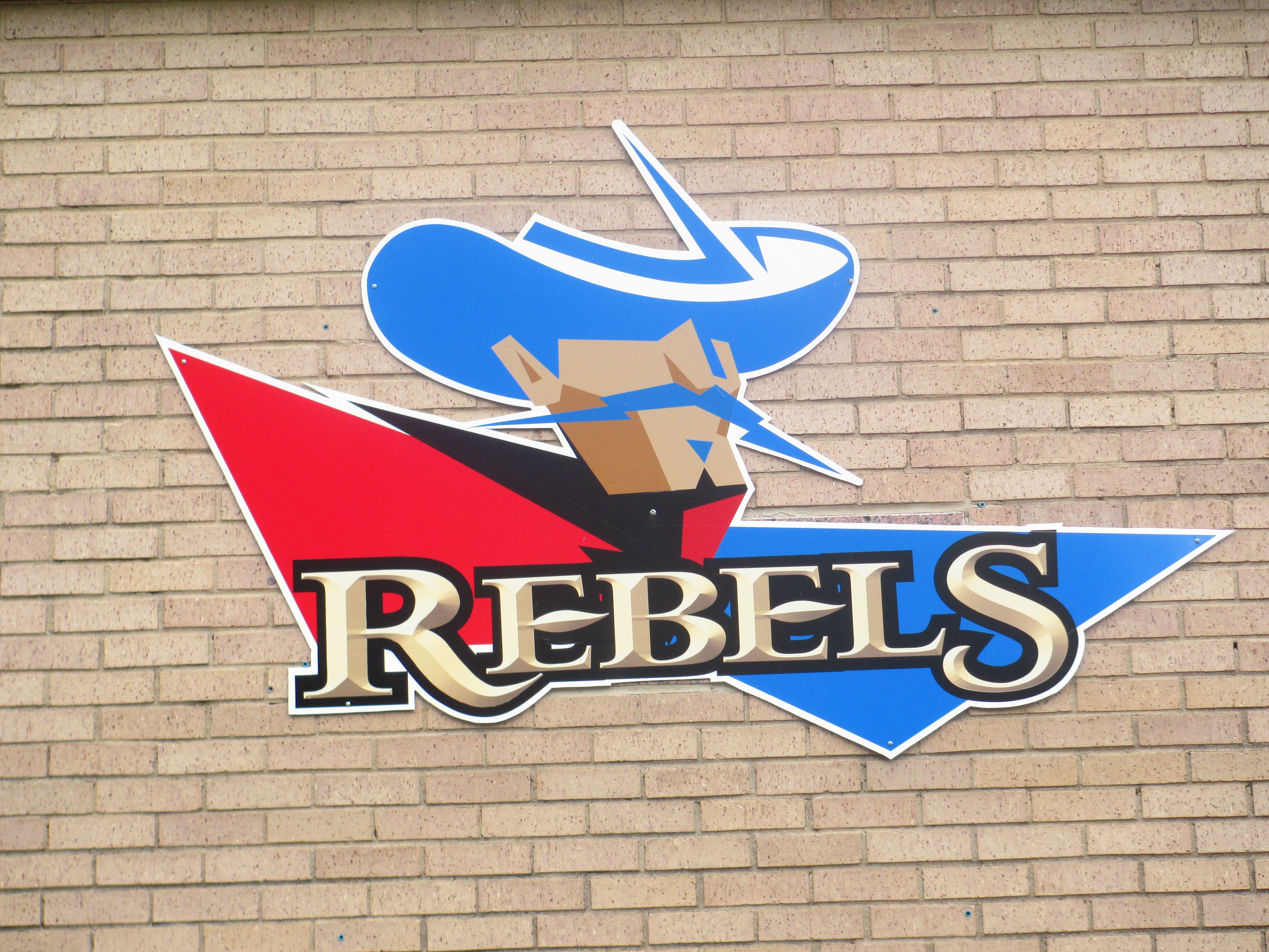 Hill College Logo - File:Hill College (TX) Rebels emblem IMG 5565.JPG - Wikimedia Commons