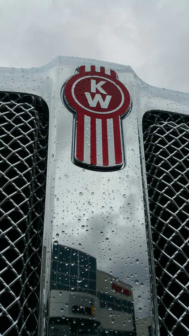 Kenworth Grill Logo - Foap.com: kenworth t680 images, pictures and stock photos