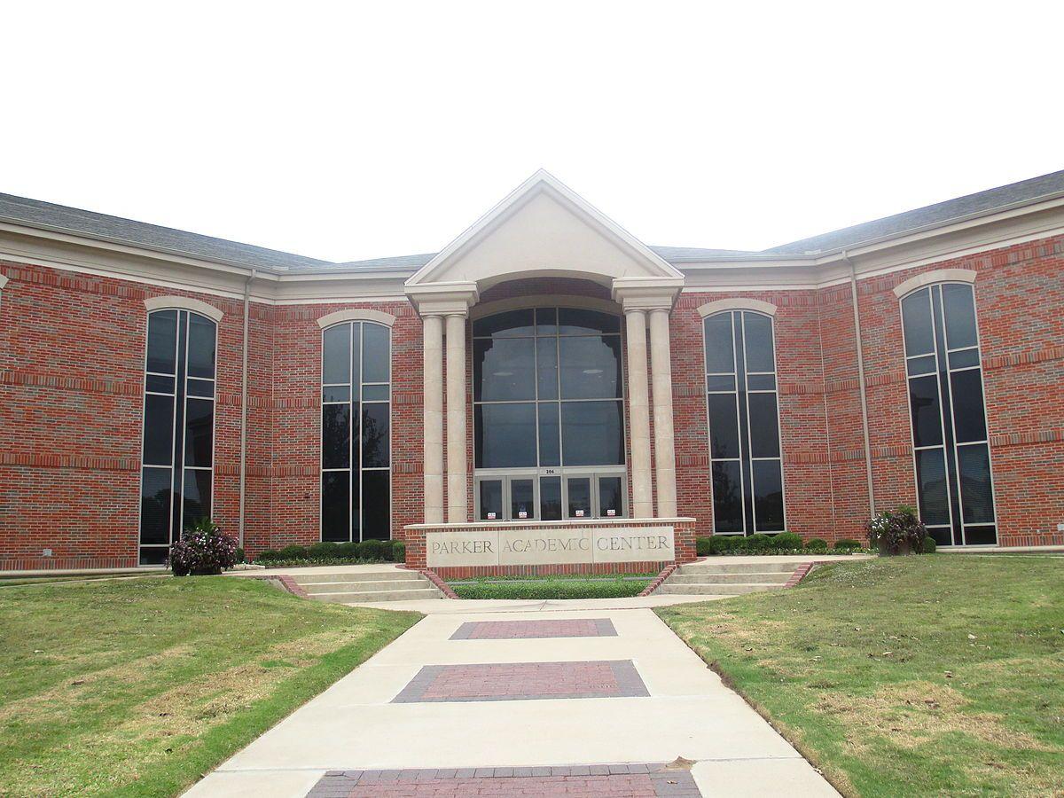 UMHB Crusaders Logo - University of Mary Hardin–Baylor