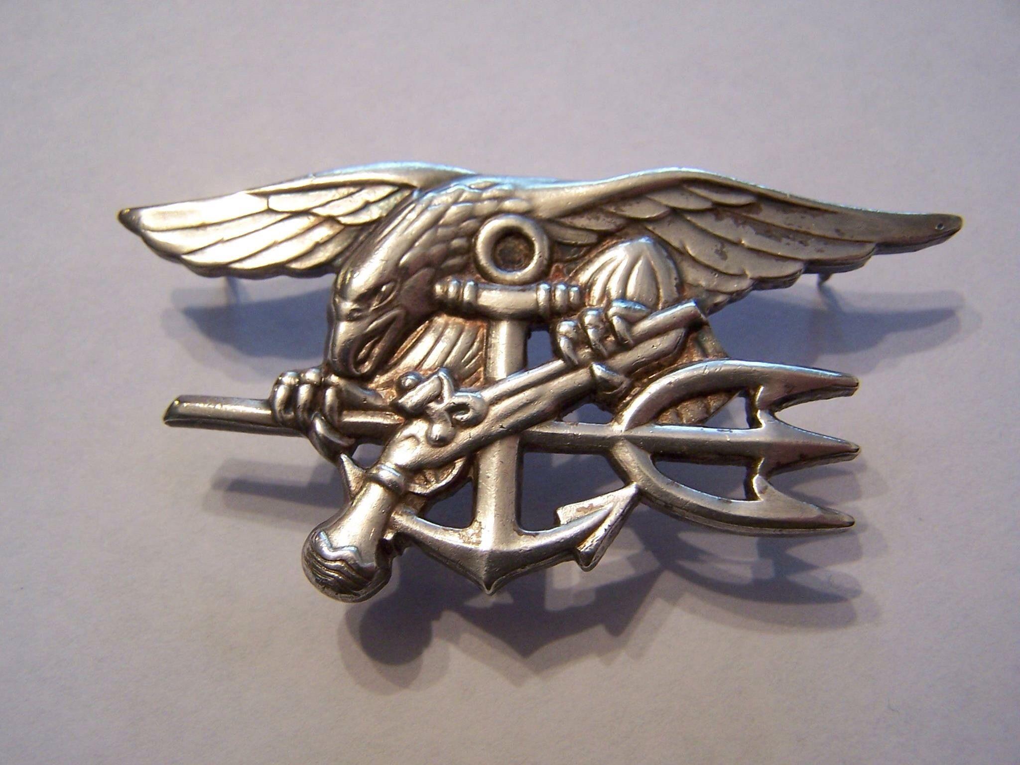 Seal Trident Logo - SEAL Trident Pin: recognizing a fake
