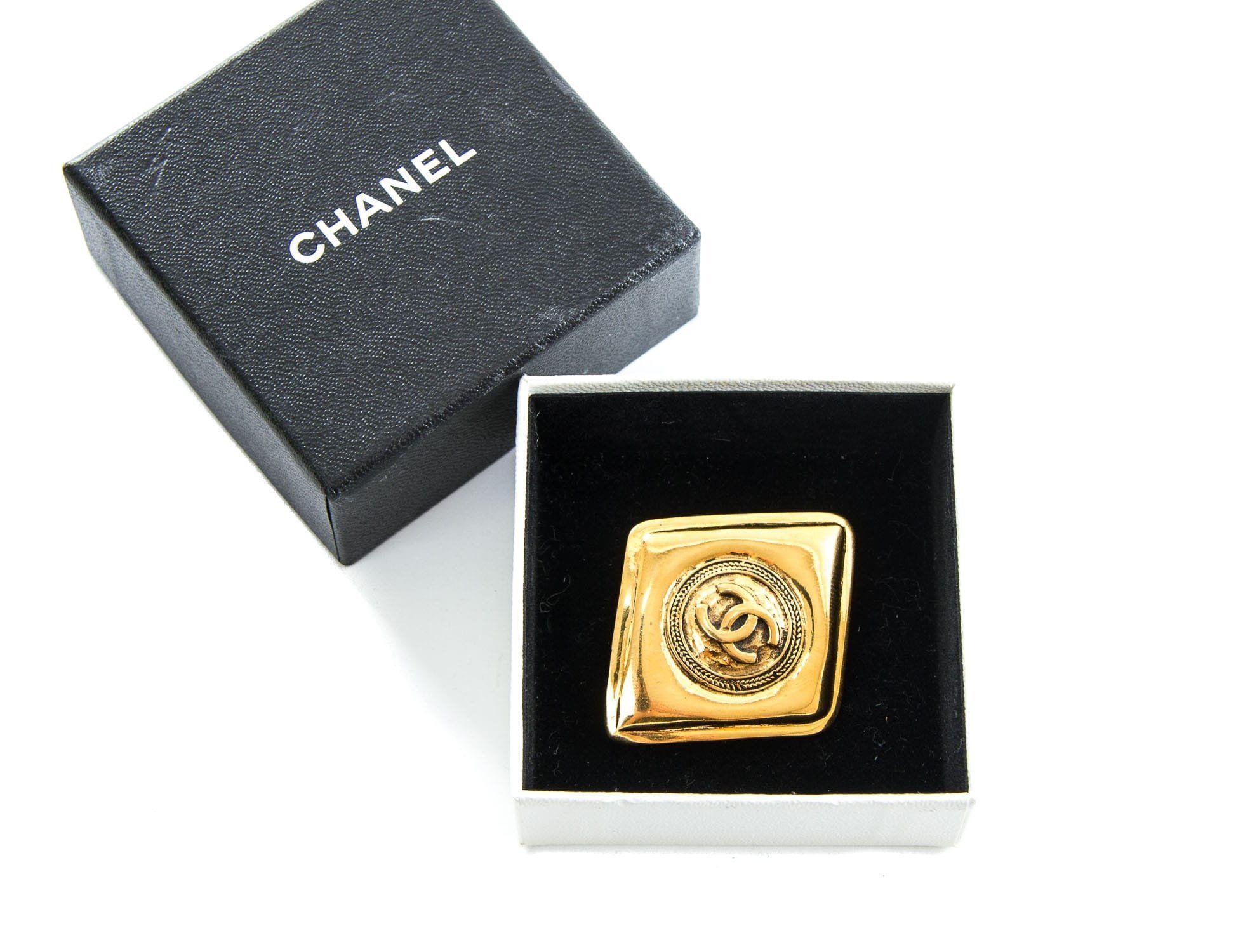 Retro Diamond Shape Logo - Authentic Chanel vintage diamond shaped Brooch | Connect Japan Luxury