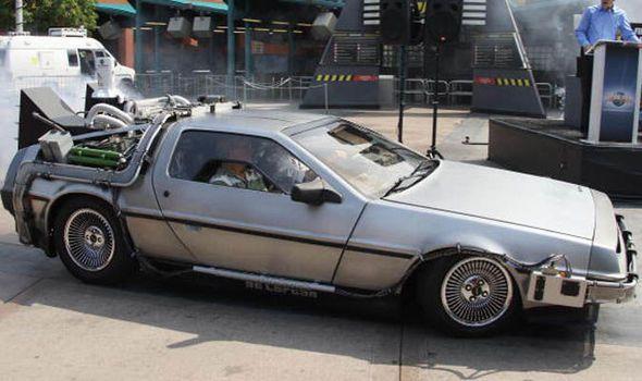 DeLorean Car Logo - Back to the Future: top 10 facts about the DeLorean DMC-12 | Express ...