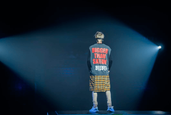 Fear of God Clothing Logo - Justin Bieber proclaims love for God even in his outfit
