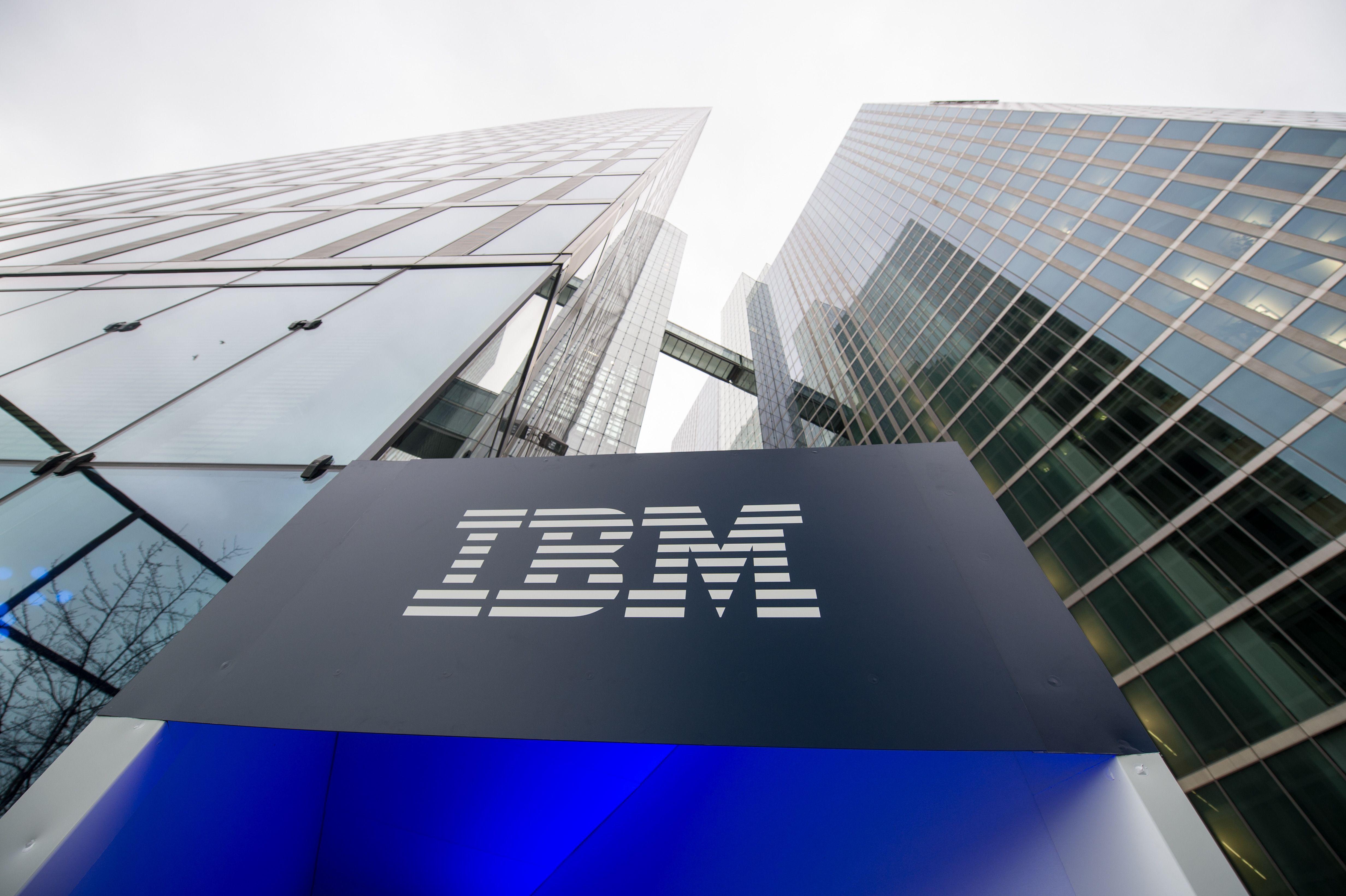 IBM Building Logo - Anyone can try IBM's powerful quantum computer