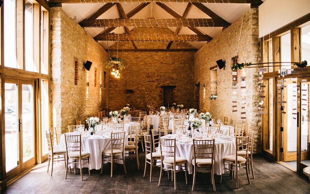 Rustic Wedding Venue Logo - Wedding Venues in Buckinghamshire, South East. Huntsmill Farm. UK