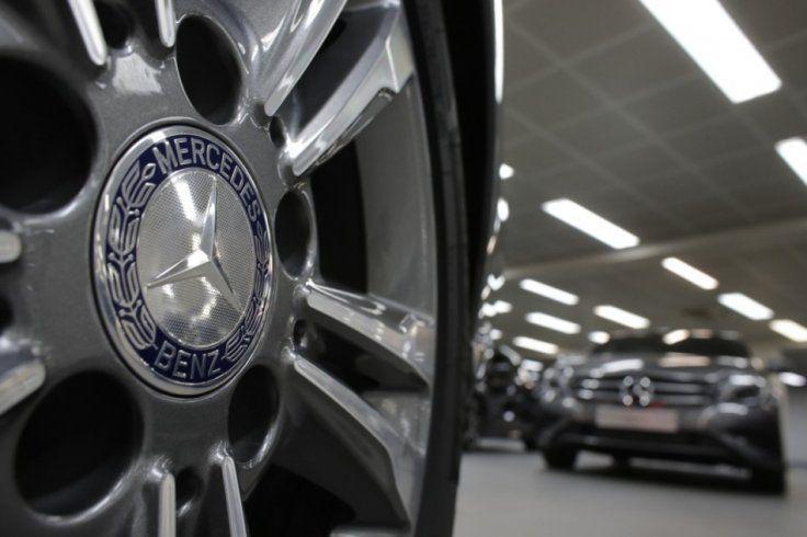 Daimler Motor Company Logo - Daimler's Mercedes Benz Recalls 000 Cars In UK Over Fire Risk