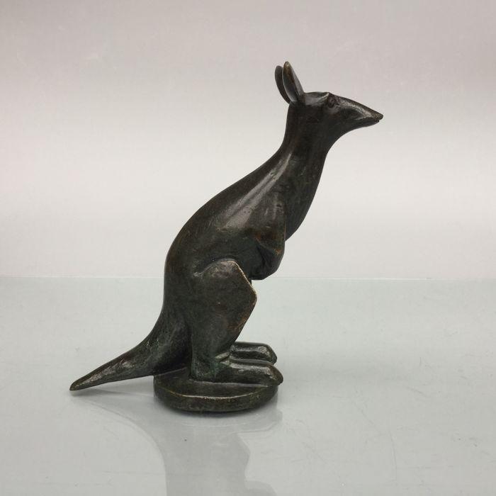 Bronze Kangaroo Logo - Kangaroo - patinated bronze sculpture - Catawiki