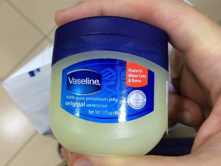 Vasoline and Blue Red Logo - How to include Vaseline into your beauty routine - INSIDER