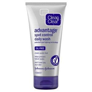 Clean and Clear Logo - Clean & Clear Advantage Fast Action Daily Wash 150ml | Superdrug