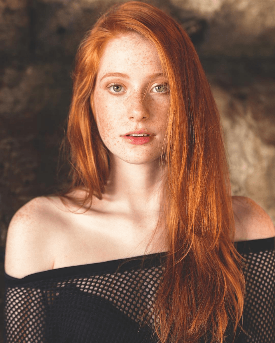 Red Haired Woman Logo - Redhead Bombshell. | The Redheads And The Brunettes in 2019 ...
