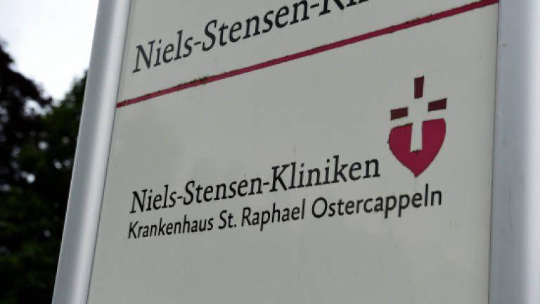 Czech Red Cross Logo - Tests rule out MERS in Czech patient