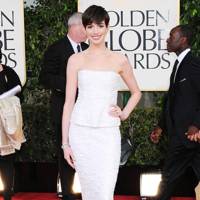 2013 Golden Globes Logo - Golden Globe 2013 Dresses, Outfits & Fashion Pictures | British Vogue