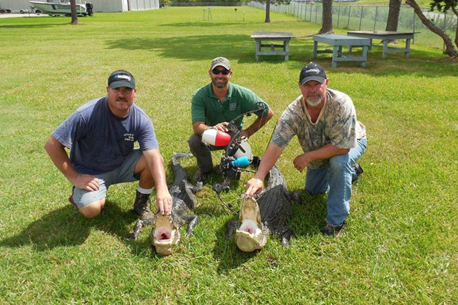 Alligator Hunter Logo - Gator Hunt - Big Time Texas Hunts - TPWD