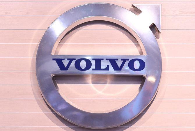 Volvo Geely Logo - China's Geely takes $3.3-billion stake in Swedish truck maker Volvo ...