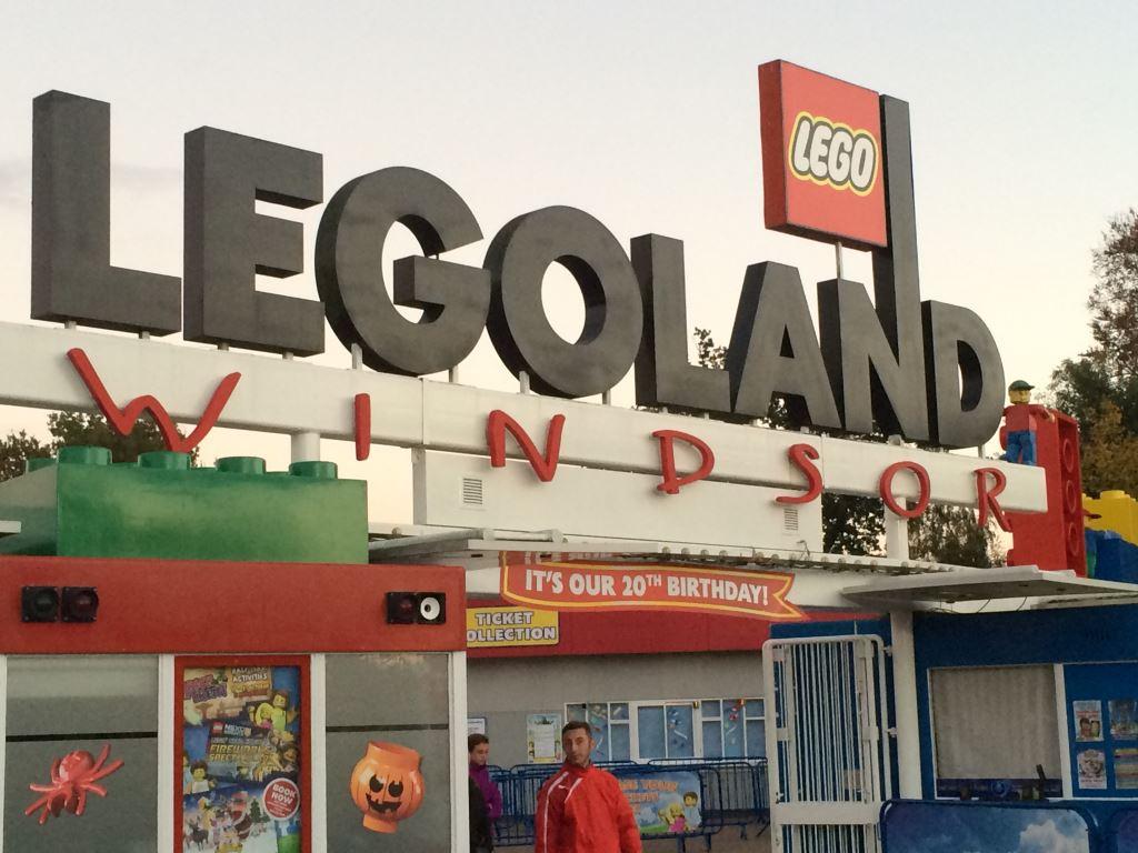 Legoland Parks Logo - Legoland Windsor Resort Review | Attractions Near Me