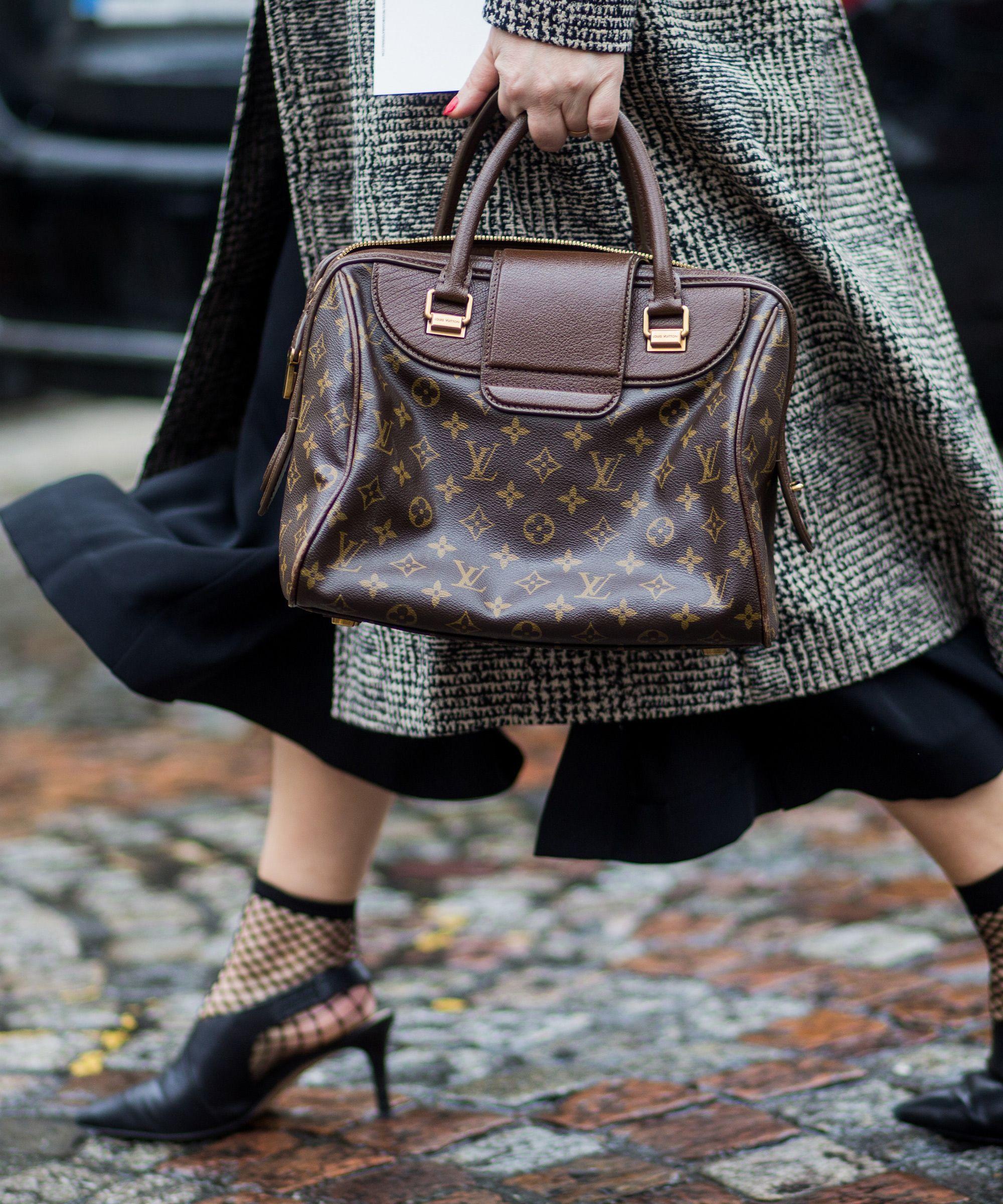Style Louis Vuitton Logo - Louis Vuitton Logo Handbag Trend Street Style Accessory