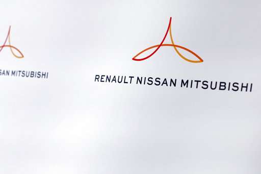 Renault-Nissan Mitsubishi Logo - Renault Nissan Mitsubishi Bets On Spike In Electric Cars