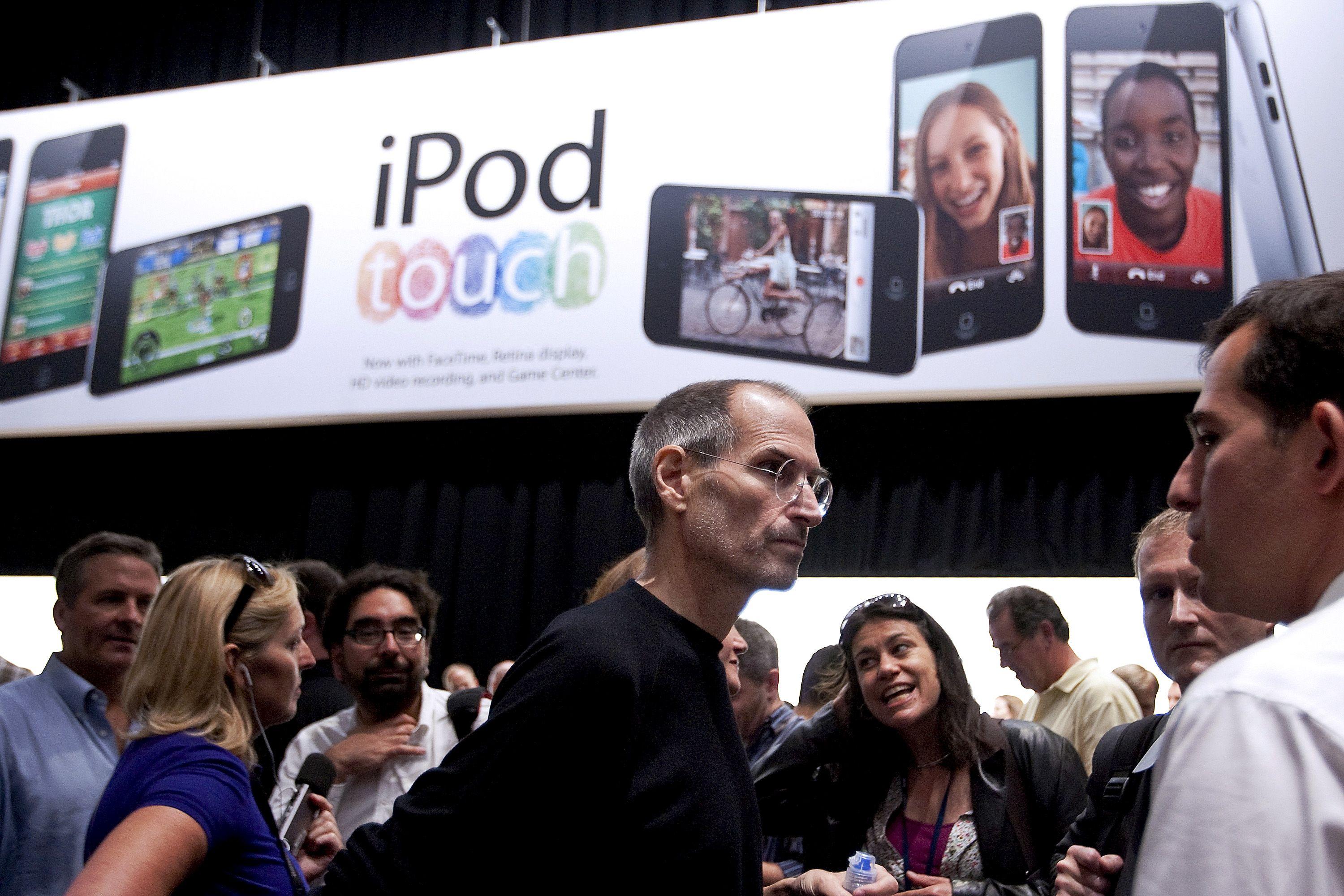 Steve Jobs App Store Logo - Steve Jobs Said the Apple Store Genius Bar Was 'So Idiotic'
