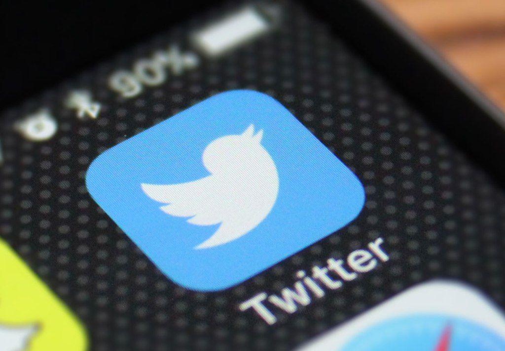 Tweet App Logo - Twitter launches Bookmarks, a private way to save tweets | TechCrunch