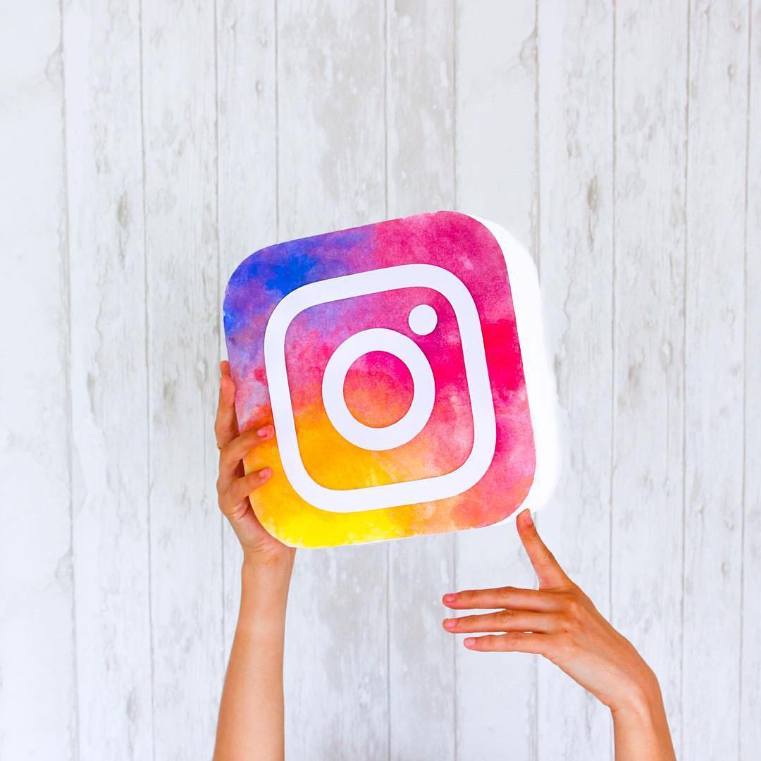 New Instagram Logo - Love It or Hate It, Artists Are Already Remixing the New Instagram ...