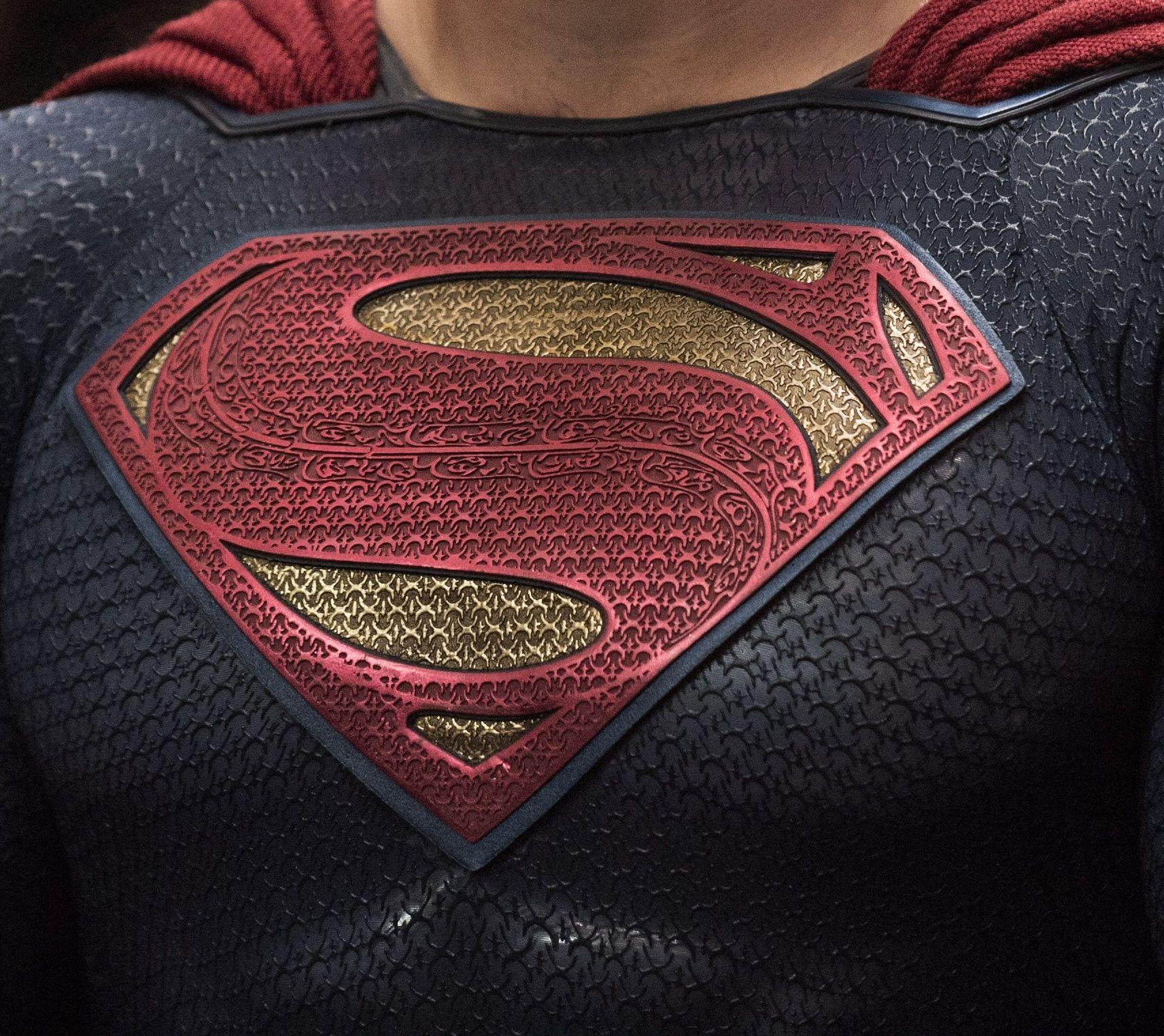 Kryptonian Logo - Superman's shield in Batman v Superman which features a Joseph ...