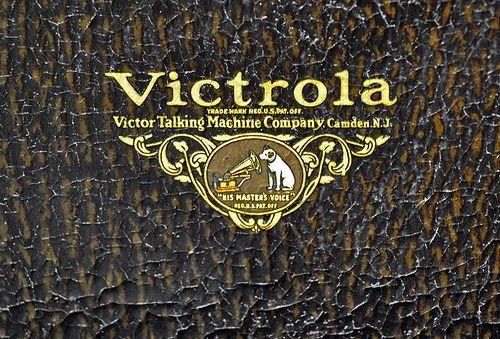 Victrola Logo - Victor Victrola Portable, Model VV 2 60. VICTROLAS. Logos