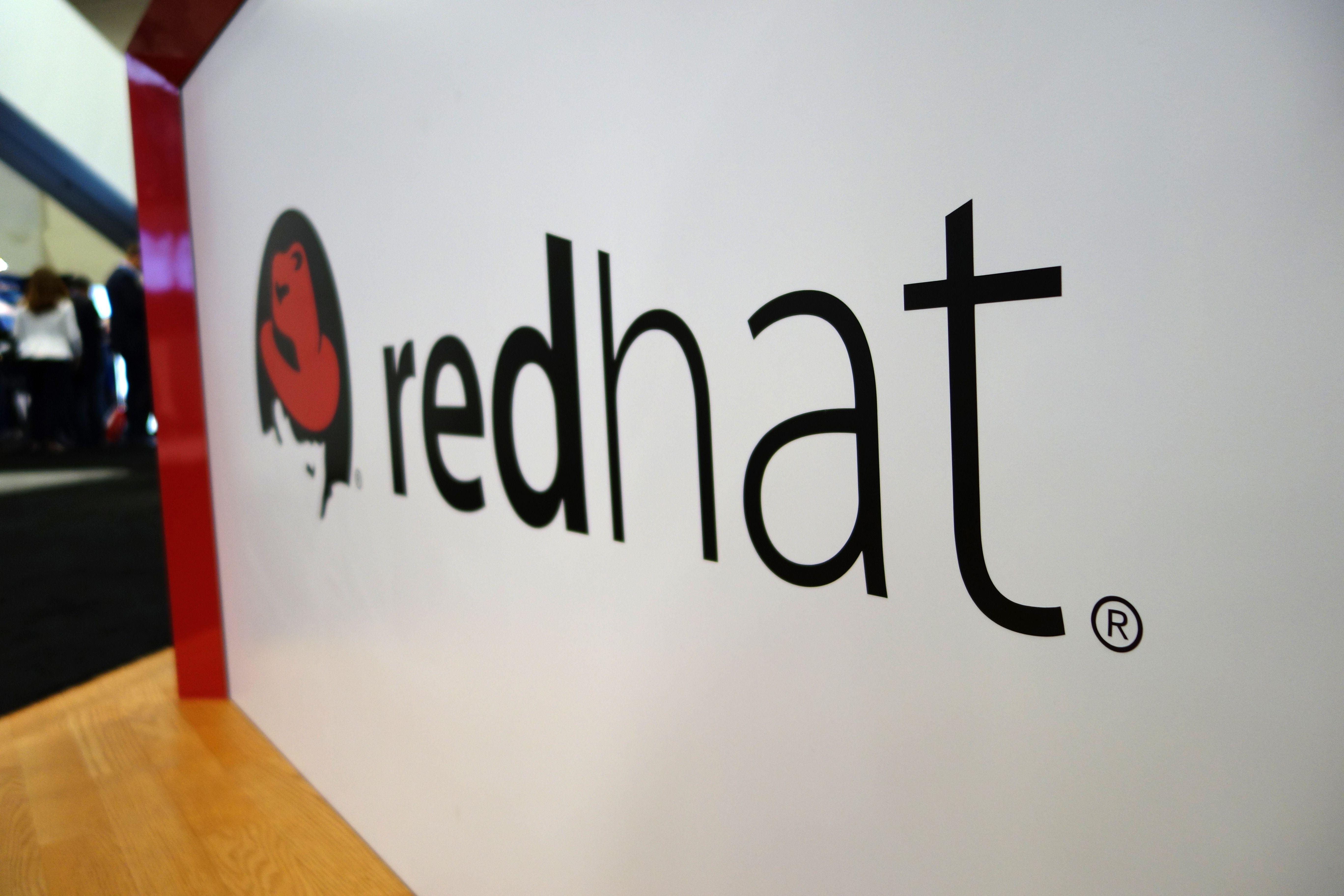 Hrel Logo - Red Hat delivers more container love in its latest Linux update ...