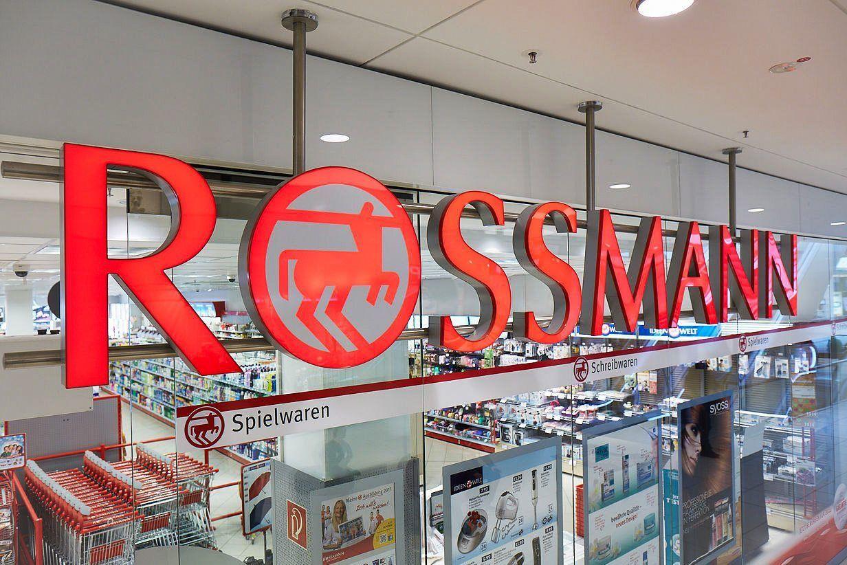 Rossmann Logo - Rossmann znowu pozamiatał! Tłumy walą do sklepów jak szalone