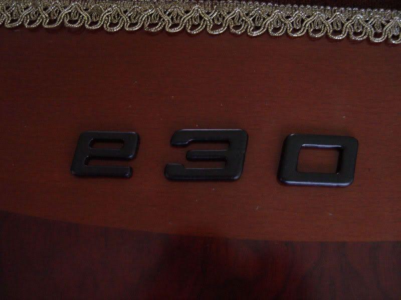 R3VLimited Logo - black e30 badge and stock 325i badge