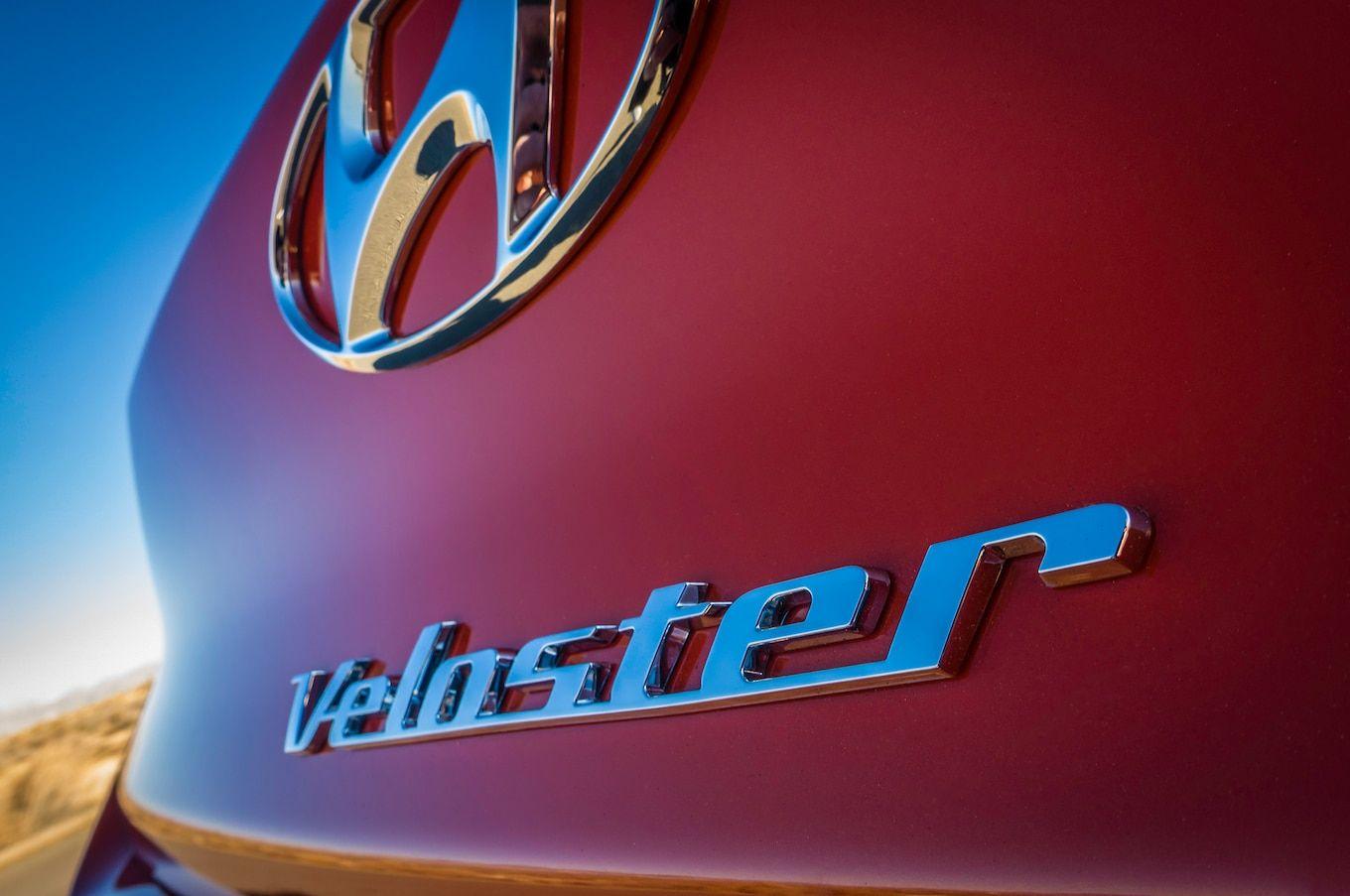 Veloster Logo - 2019 Hyundai Veloster Turbo rear logo - Motortrend