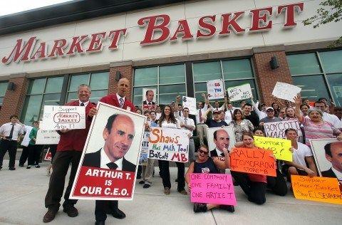 Demoulas Logo - Small business advice: Lessons in loyalty from the Market Basket ...