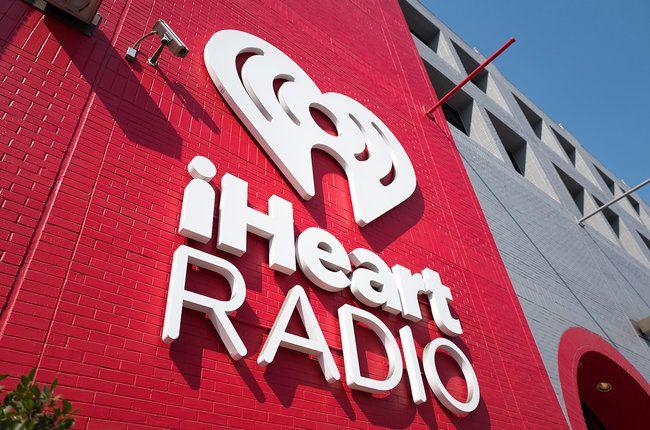 Iheartmedia Logo - iheartradio-iheartmedia-logo-atmosphere-2018-billboard-1548 - El Paisano