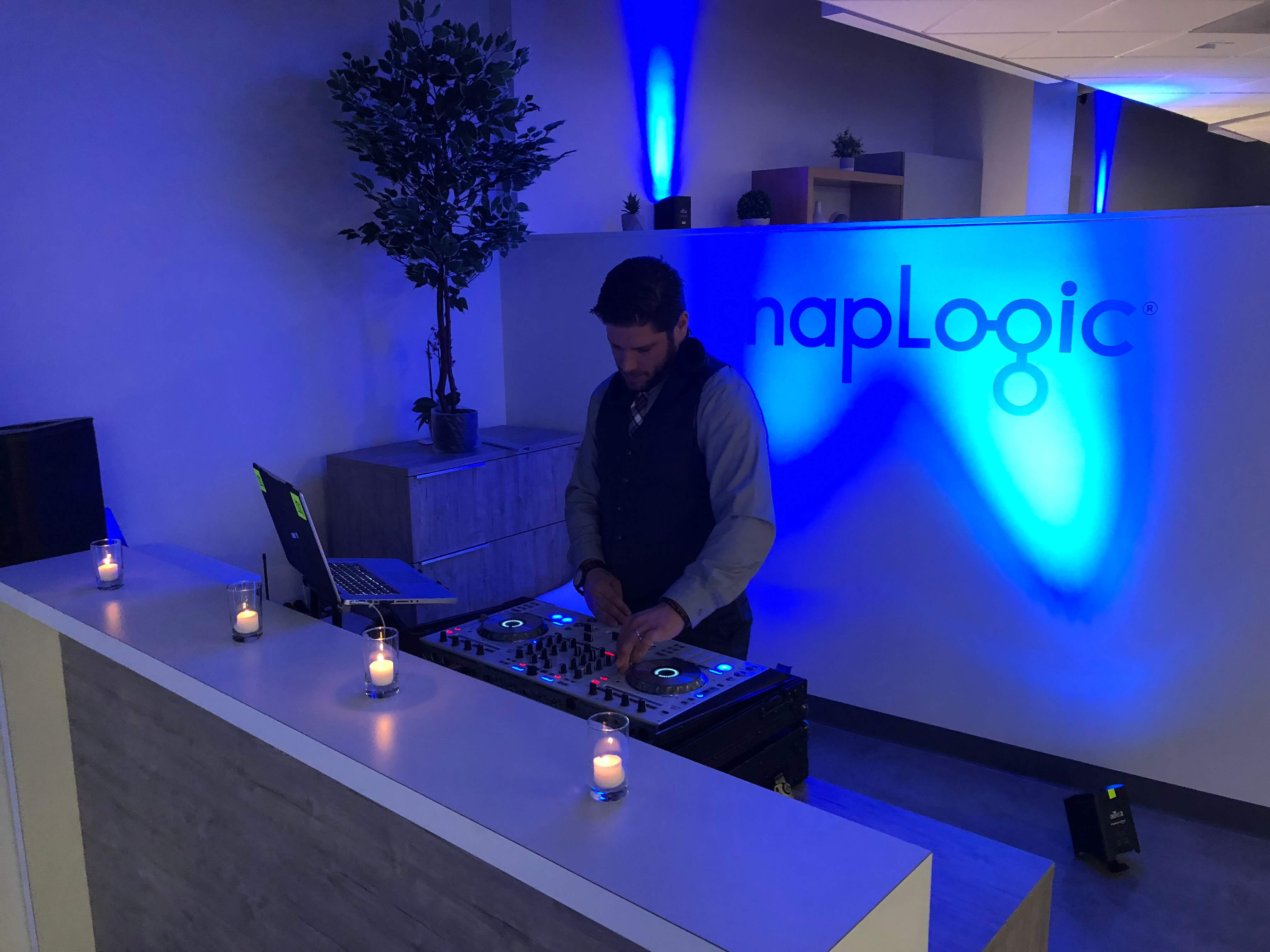 SnapLogic Logo - SnapLogic lights up the sky | SnapLogic