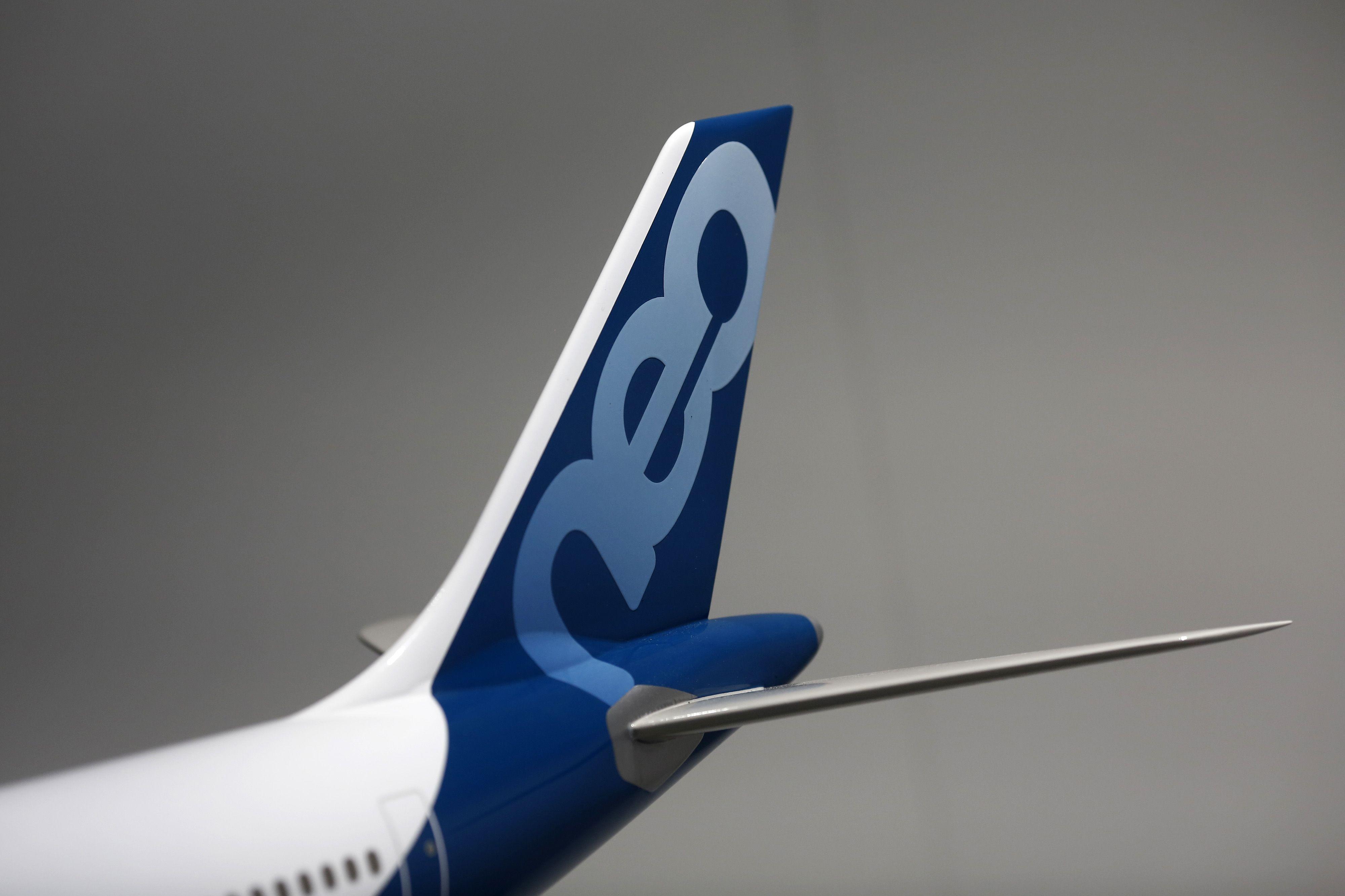 A330neo Logo - Airbus locks up big sale of new plane