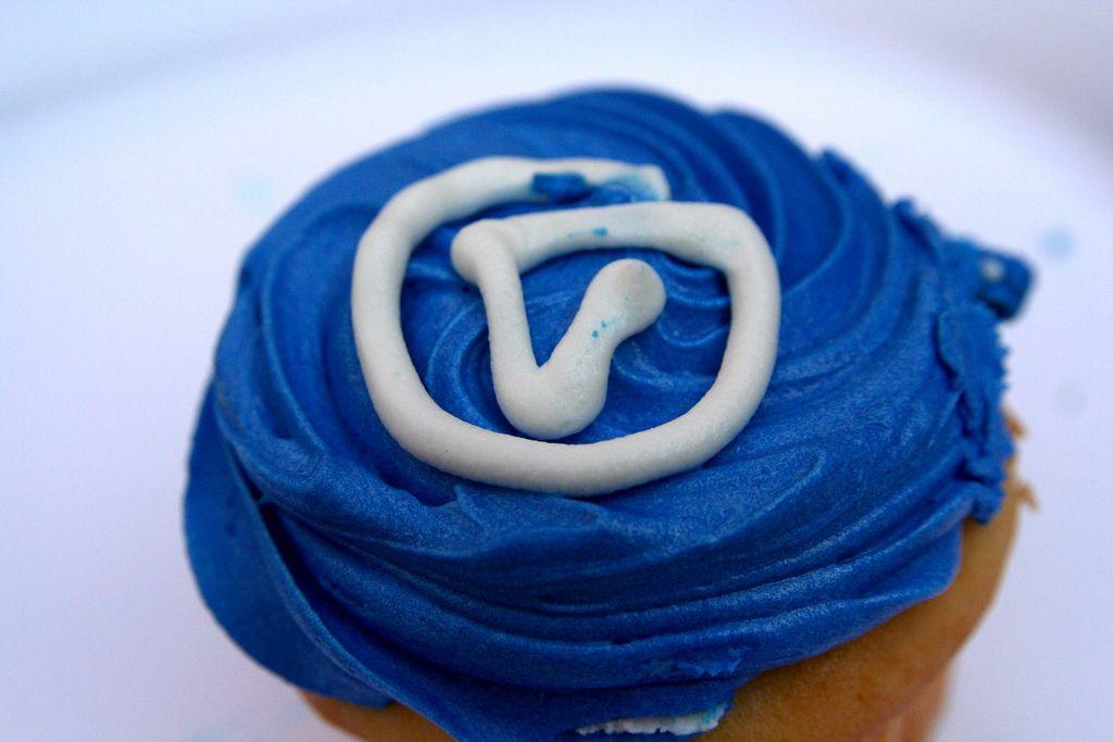GVSU Logo - GVSU Cookie GVSU Logo Laker Blue Cupcake -- IMG_1323 | Flickr