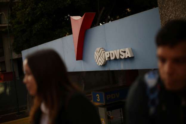 Pdvsa Logo - Exclusive: Venezuela's PDVSA orders prepayment for U.S.-bound oil ...